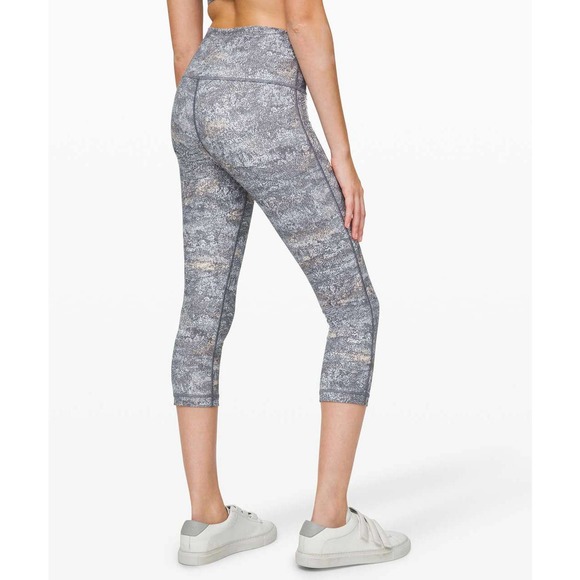 Lululemon Wunder Under Crop (High-Rise) *Full-On Luxtreme 21" Size 4 Gray - Picture 2 of 8
